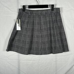 JOLT Woman's Checkered Flare Mini Gray Skirt Size Large NEW